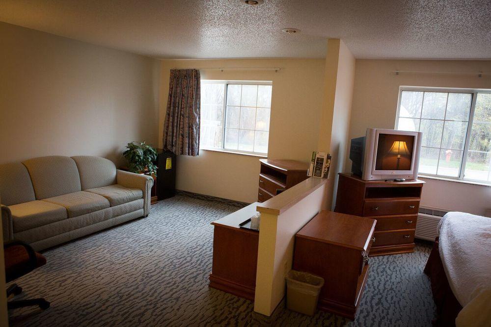 Anoka Regency Inn & Suites מראה חיצוני תמונה