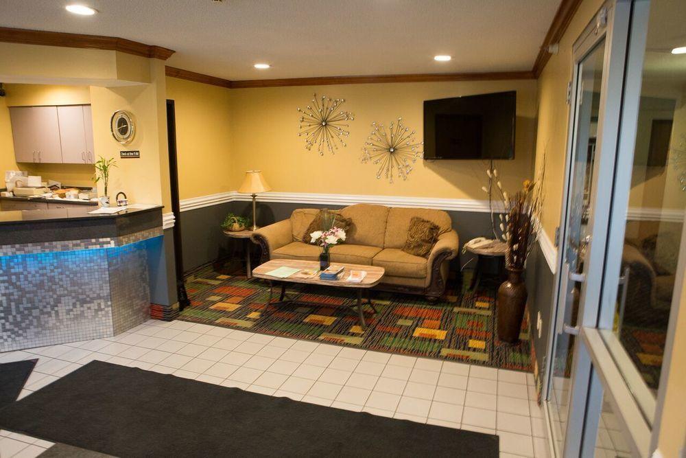 Anoka Regency Inn & Suites מראה חיצוני תמונה