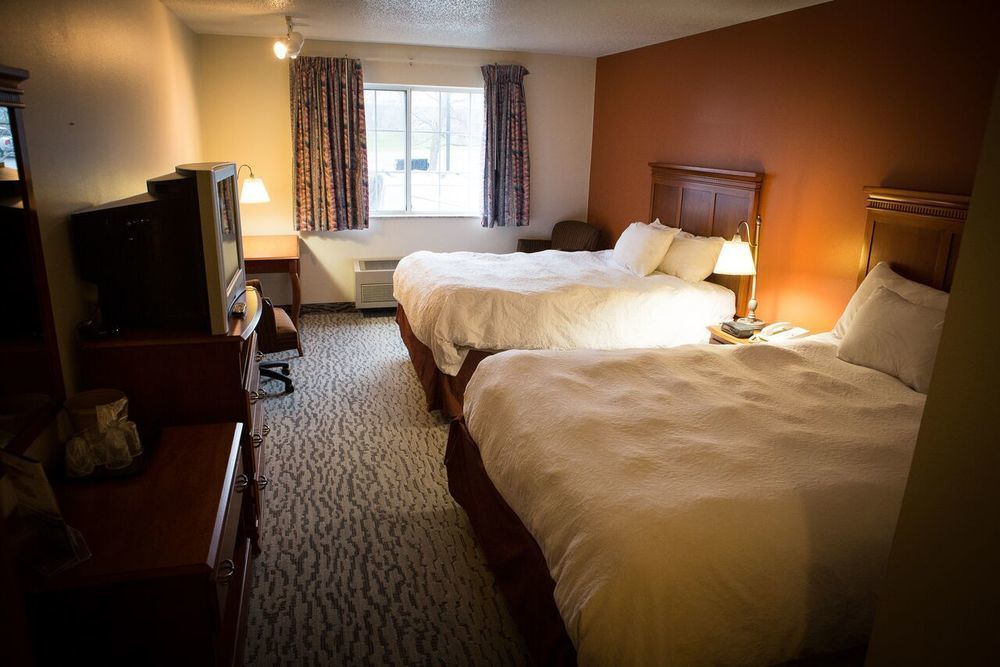 Anoka Regency Inn & Suites מראה חיצוני תמונה
